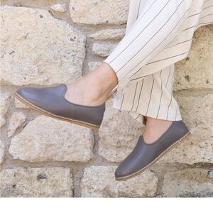 Charix Slip-Ons in Ultimate Gray